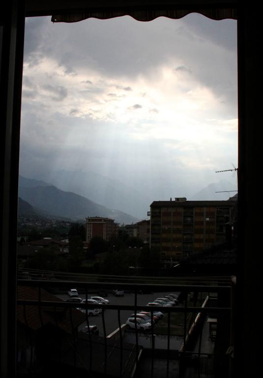 Arc En Ciel Apartment Aosta Bagian luar foto